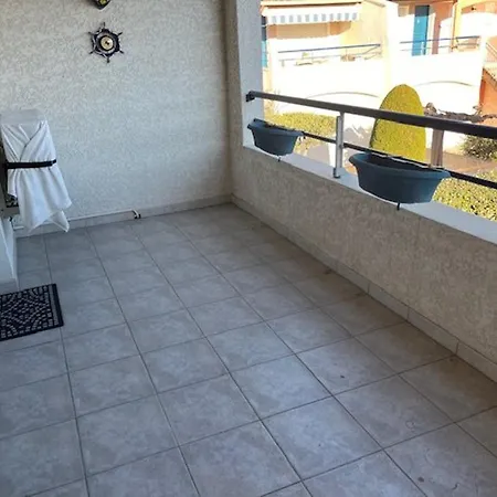 T2 Avec Terrasse, Parking Prive Et Piscine Securisee, Proche Richelieu - Fr-1-749-37 Apartment Agde