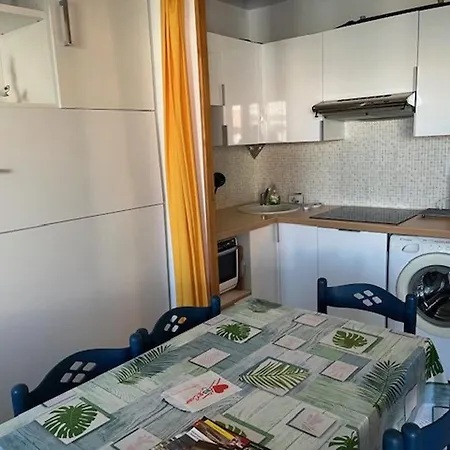 T2 Avec Terrasse, Parking Prive Et Piscine Securisee, Proche Richelieu - Fr-1-749-37 Apartment *